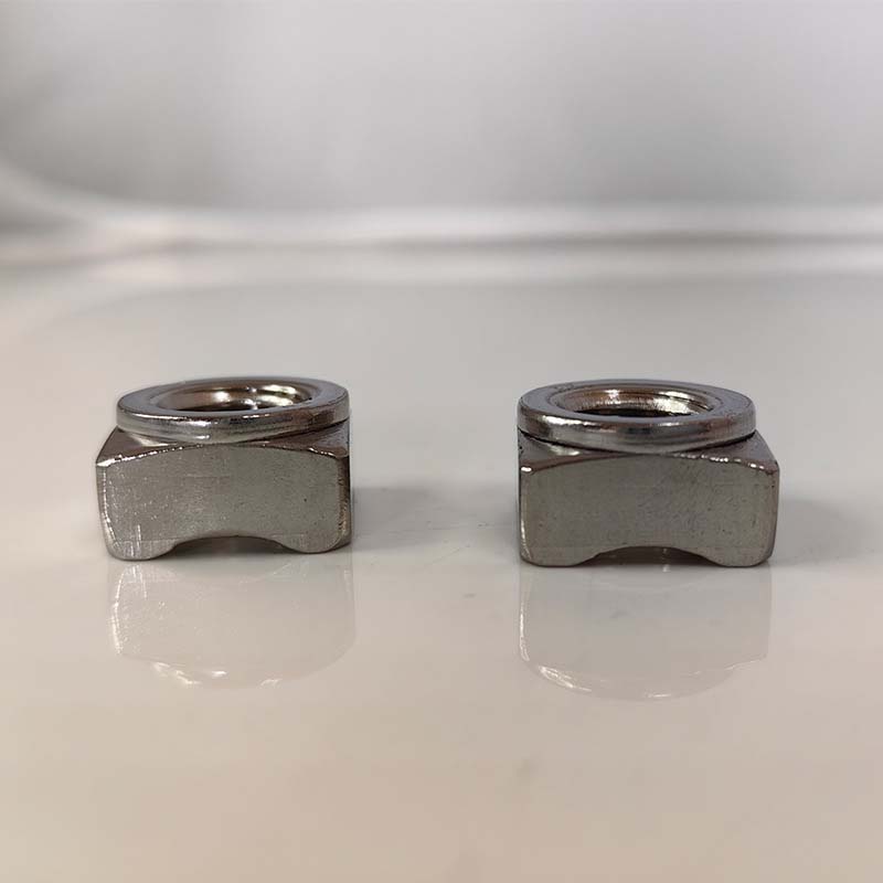 Classis V Weld Square Nuces Cum Type 1C