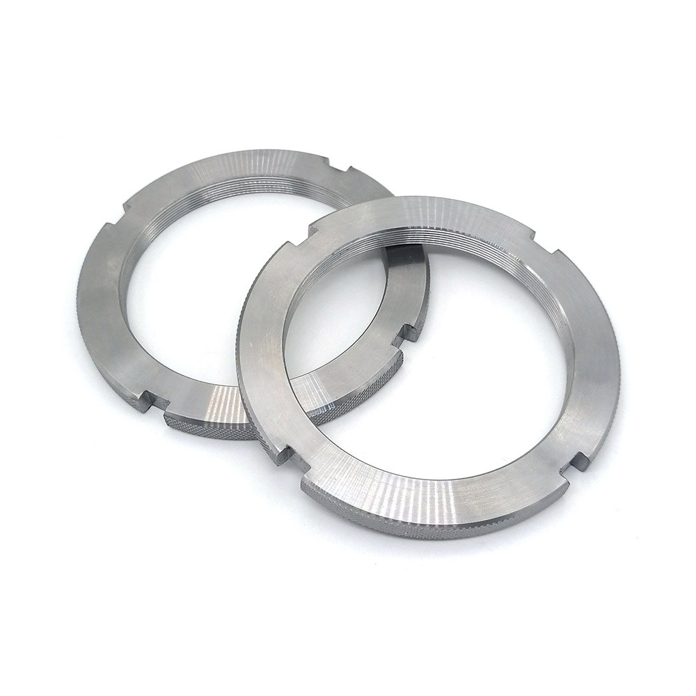 Plene Threaded Slotted circa Nuces