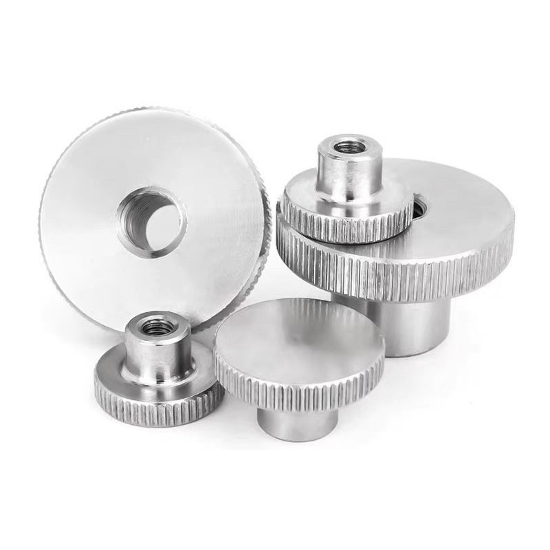 Knurled nuces cum torquem