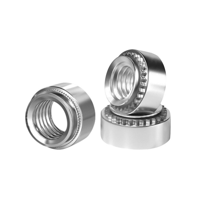 Permanens clinching nut