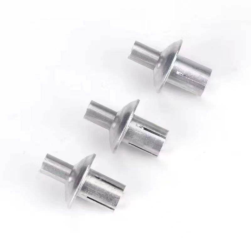 Signatio iuncturam core penetrating rivet